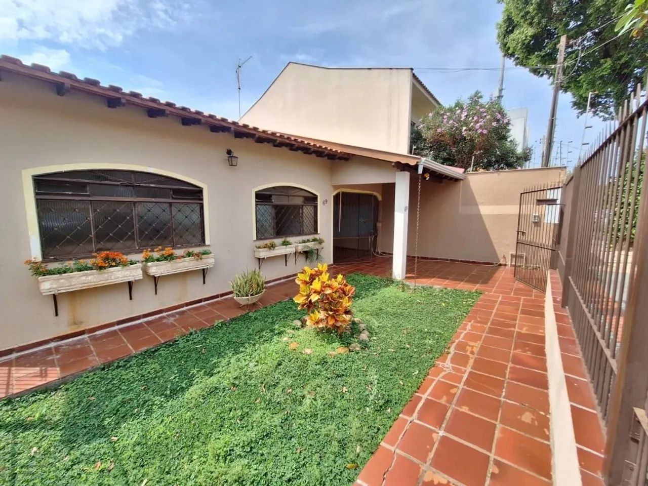 Casa com 2 dormitórios para alugar, 150 m² - Centro - Londrina/PR - Foto 2