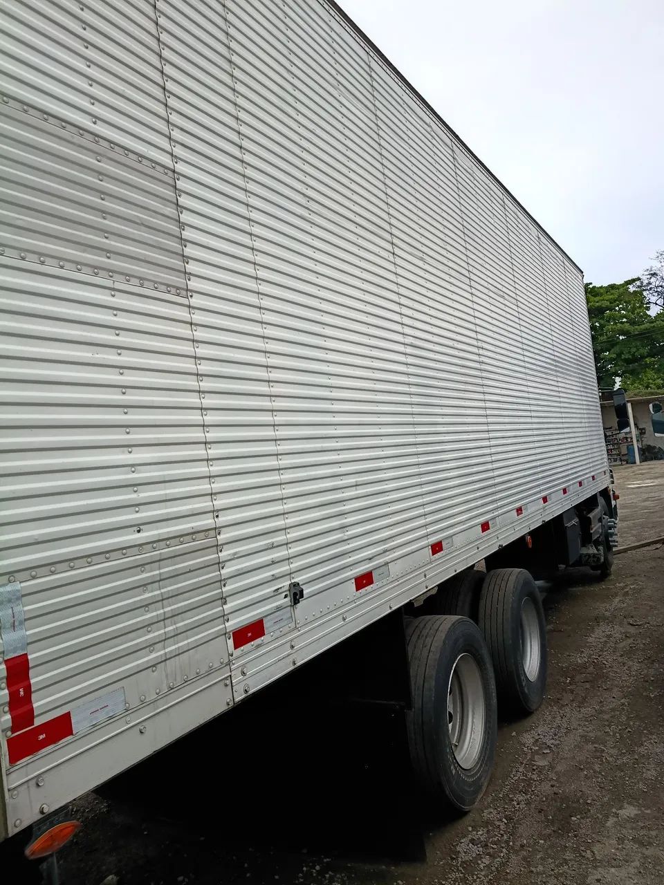 Atego 2425 truk baú  - Foto 5