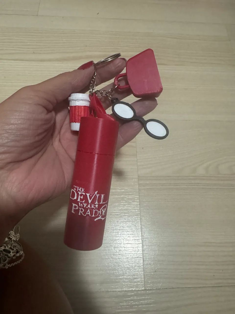 Porta batom Diabo veste Prada 2 - Foto 4