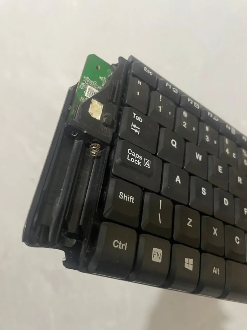 Teclado e Mouse sem fio Logitech MK220 (Detalhes Estéticos) - Foto 4
