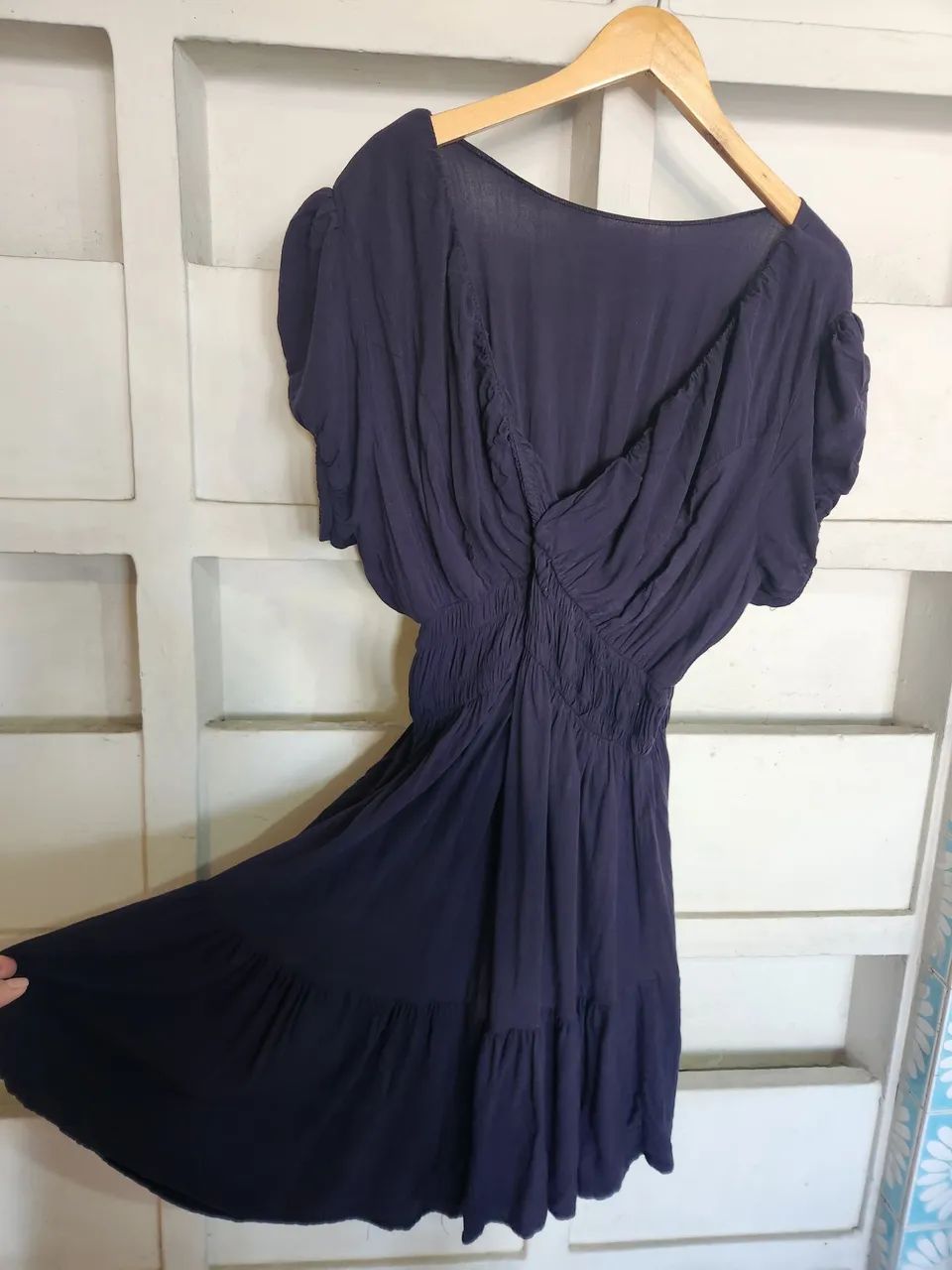 Vestido Plus Size Decotado Azul Marinho - Foto 2