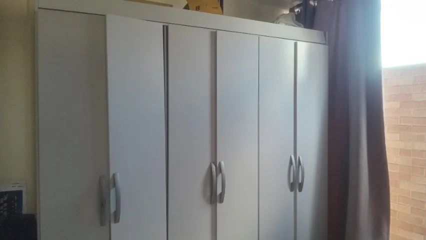 guarda roupa 6 portas e prateleira
