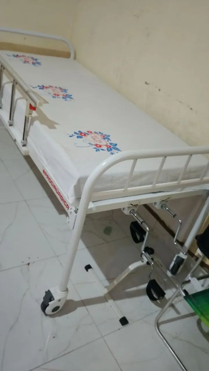 Cama hospitalar com colchão,semi novo - Foto 4