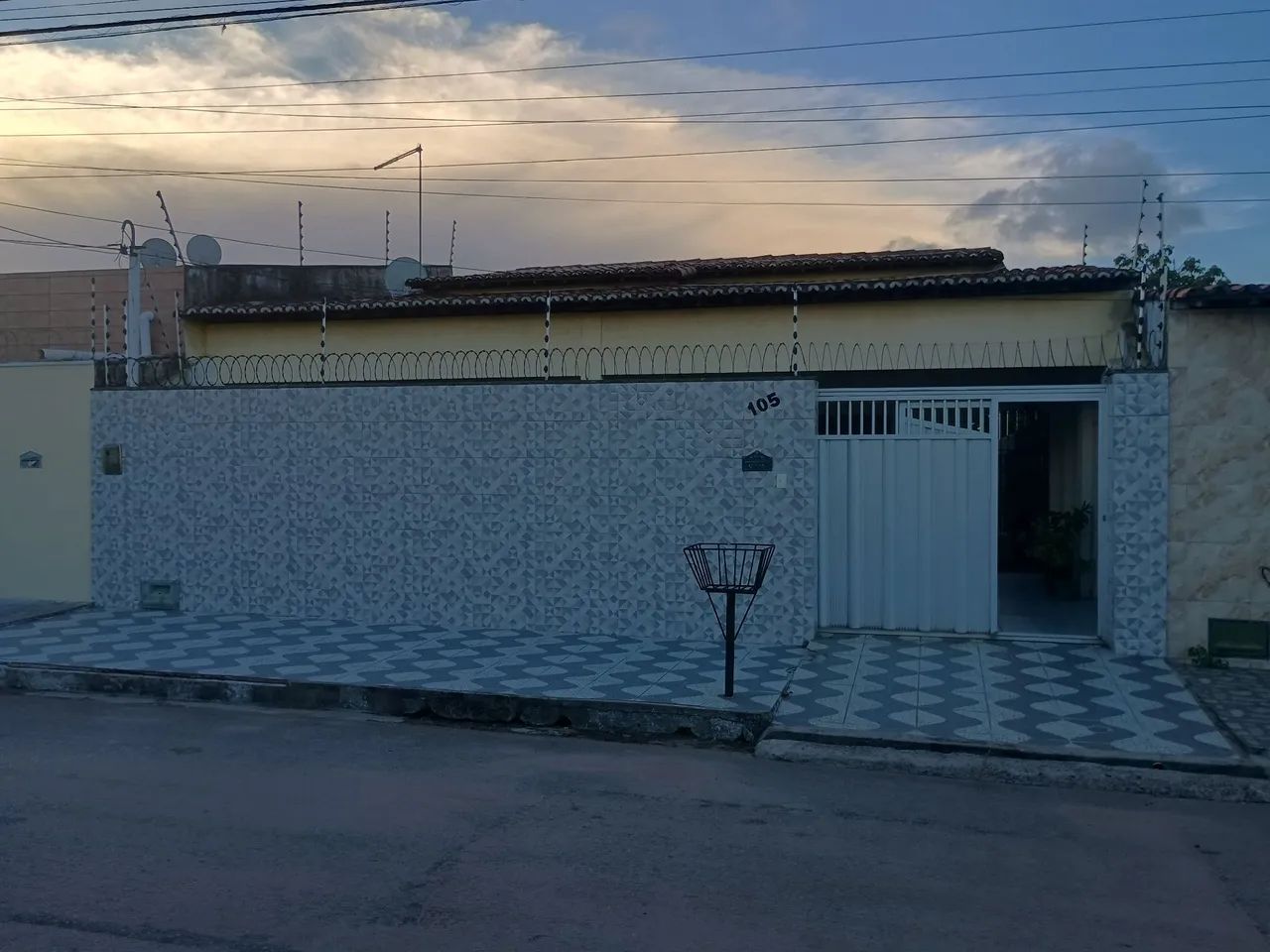 Vende-se casa reformada