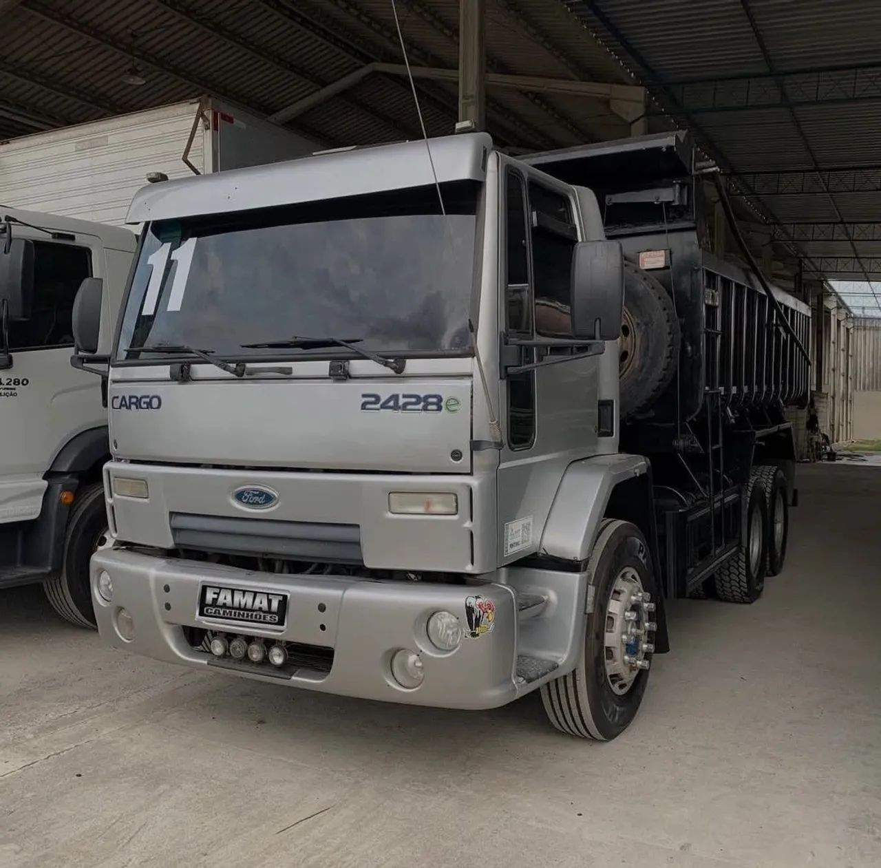 Ford Cargo 2428 2011 
