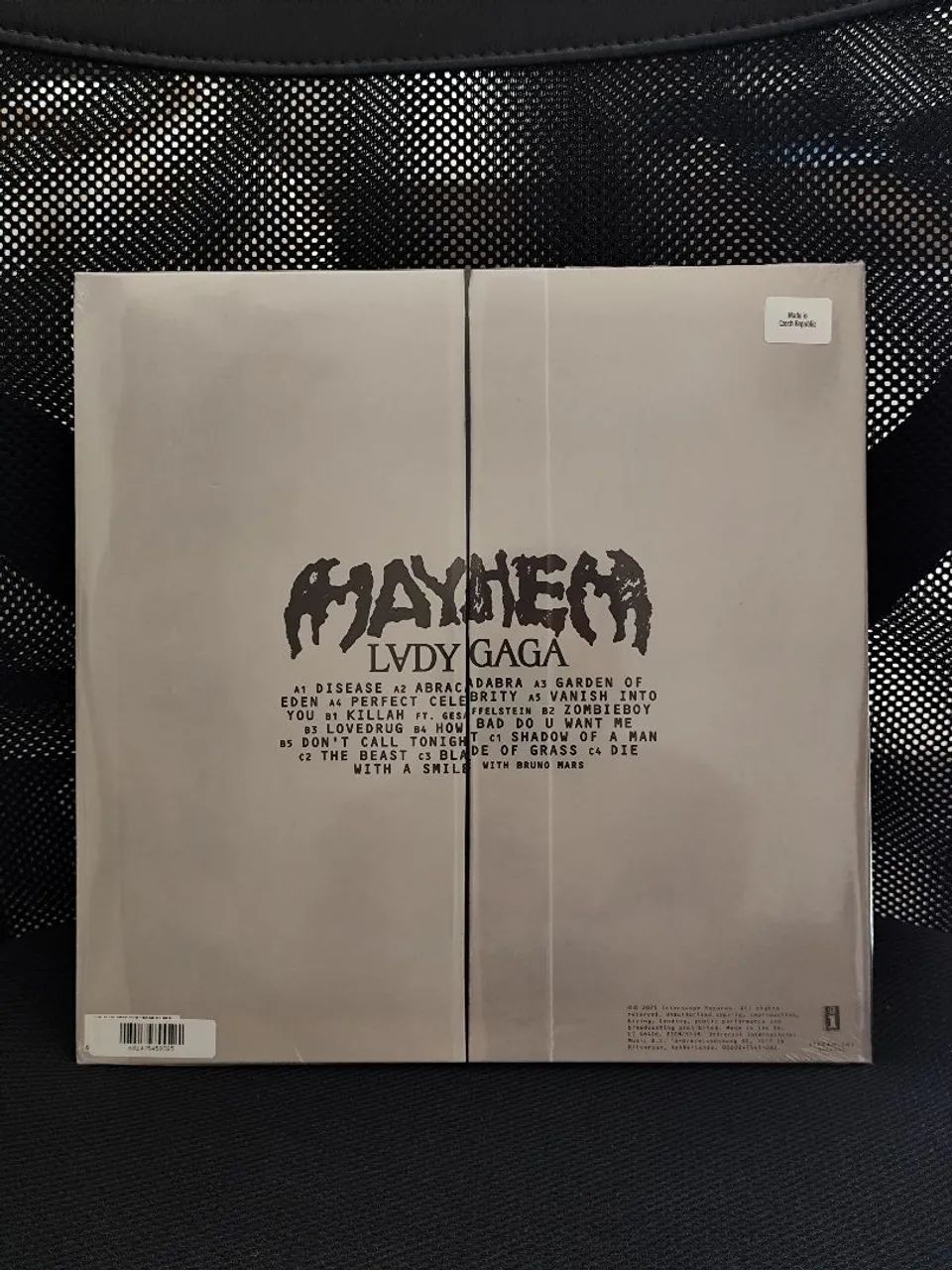 Vinil Lady Gaga - MAYHEM (Standard Black 2LP) - Importado - Foto 3