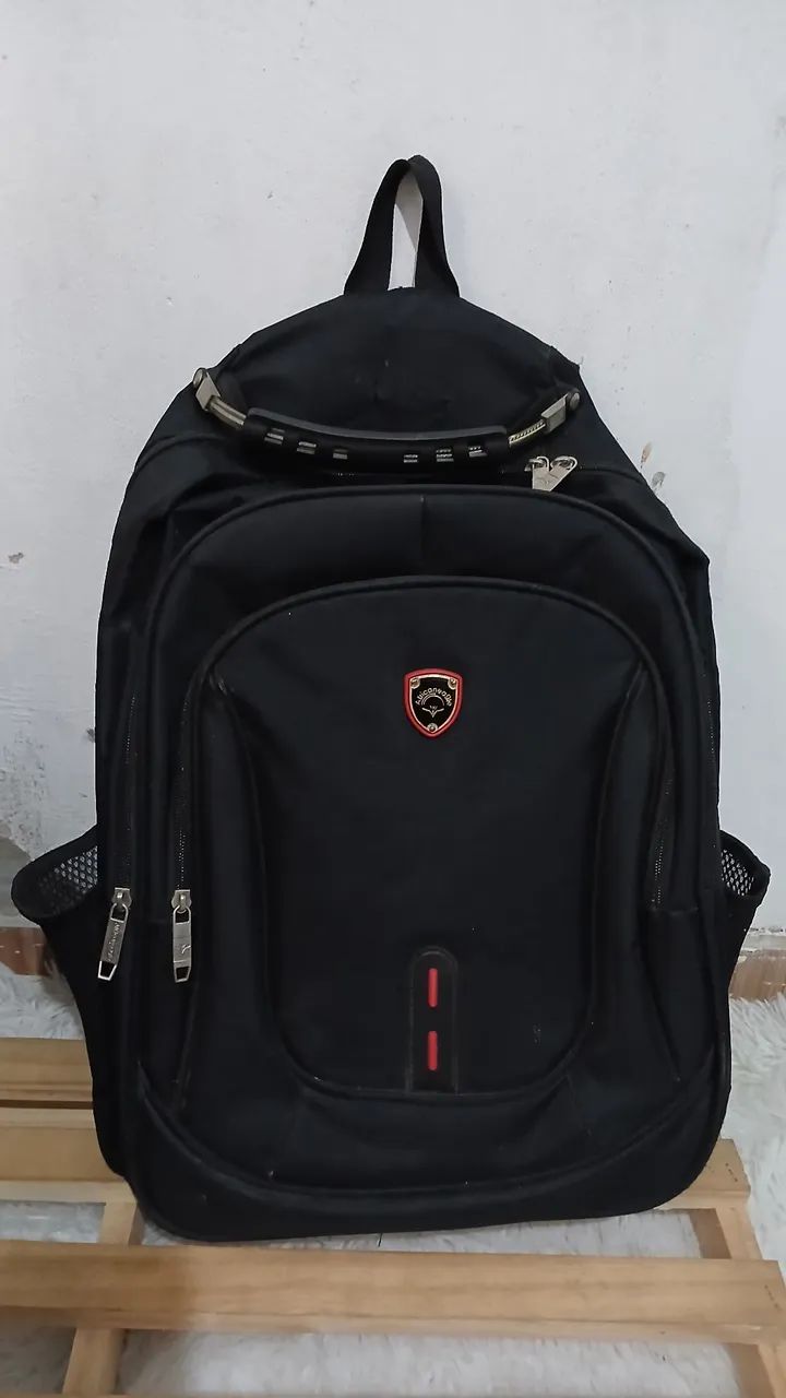 Mochila preta grande