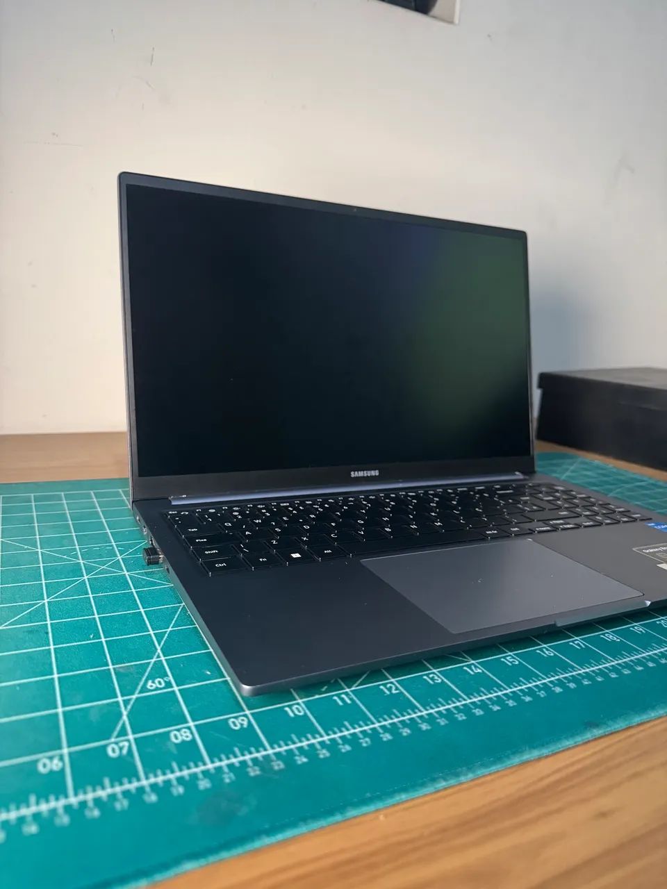 Notebook Samsung I3 8gb ram- VivoBook em perfeito estado  - Foto 3