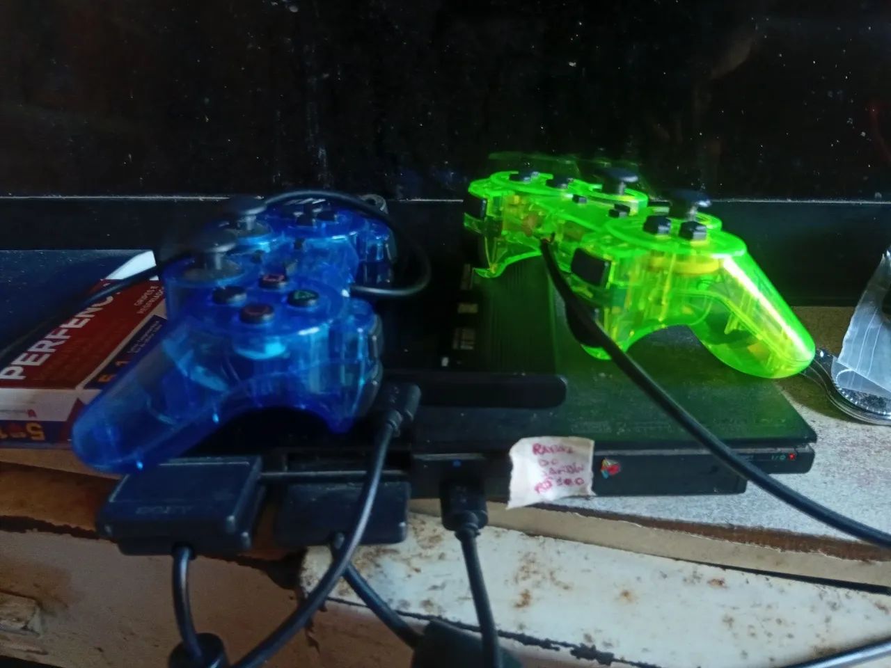 Ps2 com HD DE 500GB com 70 jogos e a kezie e 2 controles novos  - Foto 2