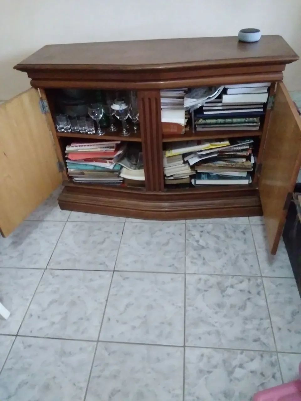 Buffet de madeira macissa.  - Foto 2