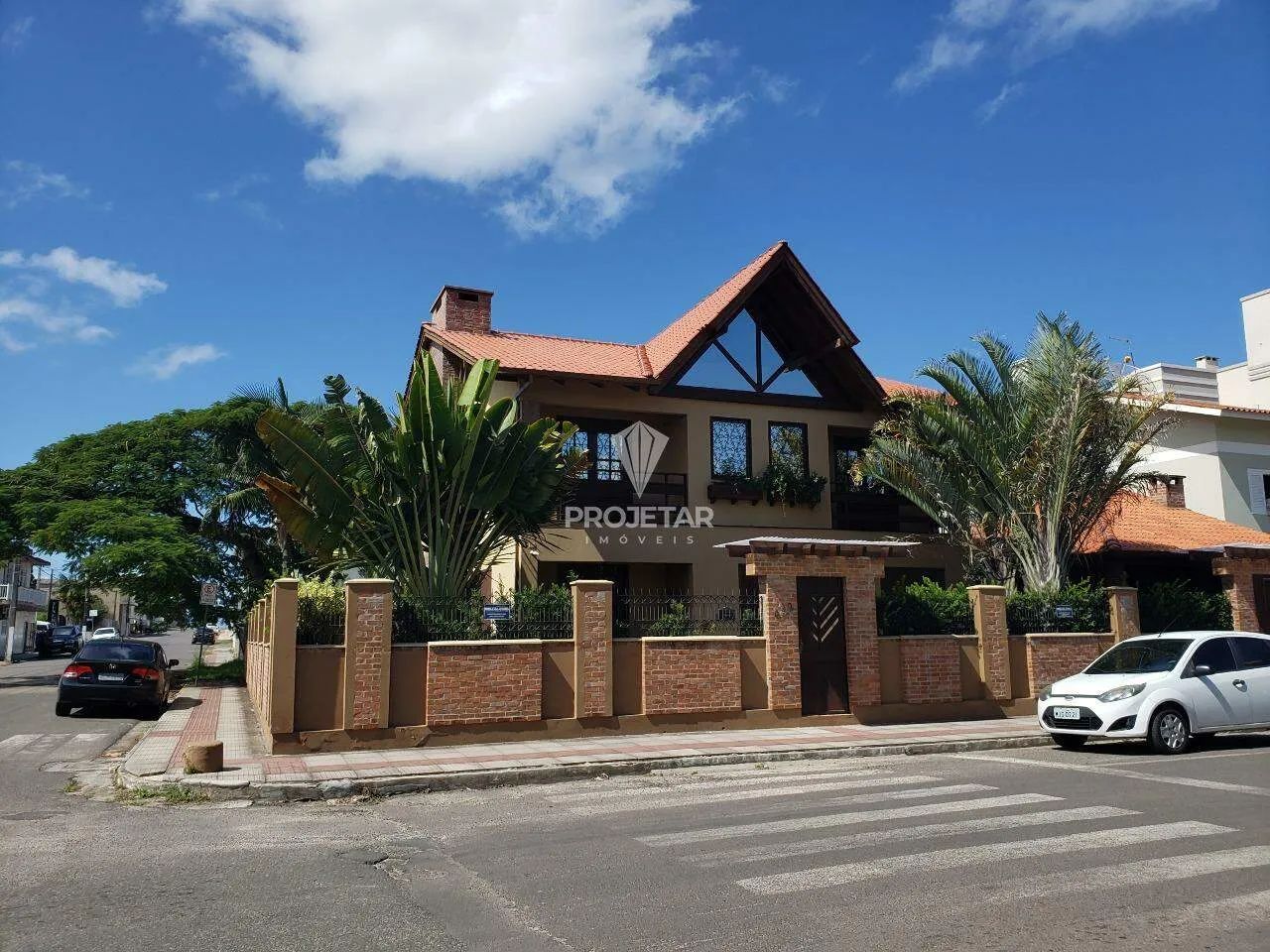 Excelente casa à venda no centro em Sombrio/SC.