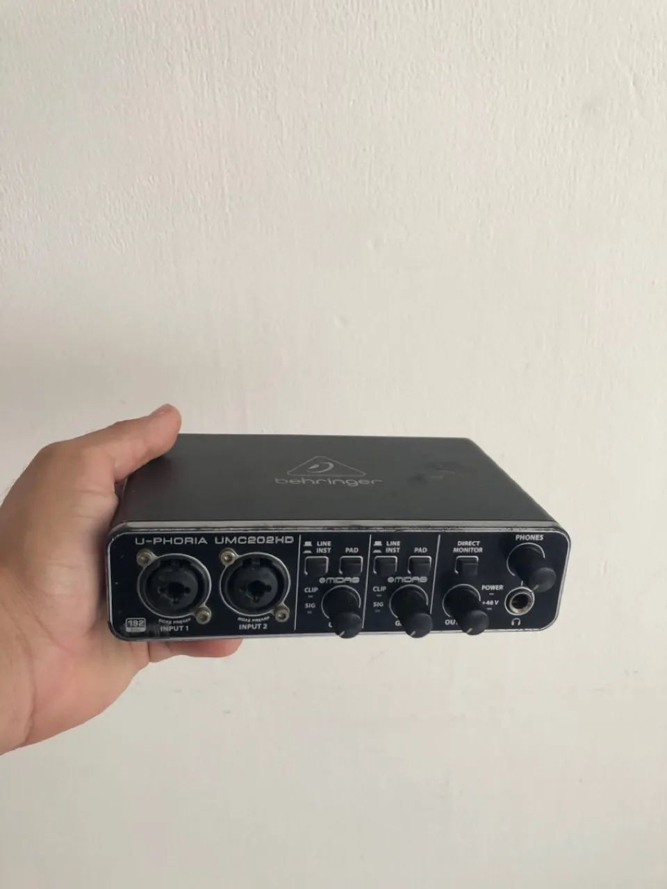 Placa/interface de áudio Behringer umc202hd