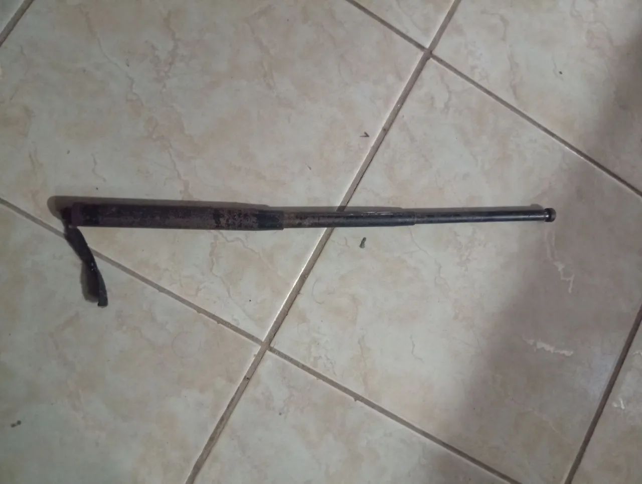 Bastão tático de aço 