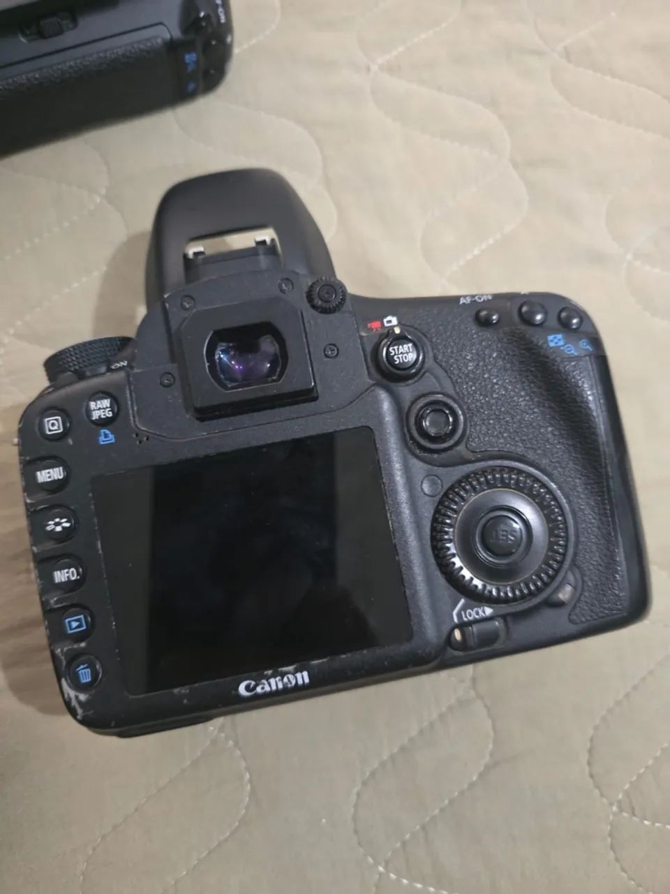 CÂMERA 7D COM ACESSÓRIOS PRA VENDER HOJE - Foto 2