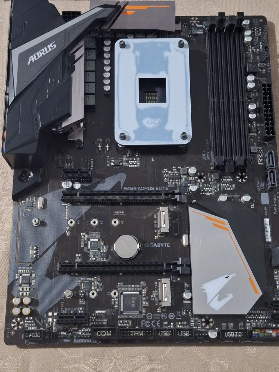 Placa mãe Aorus B450 Elite - Foto 3