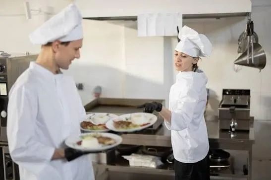 cozinheira(o) com experiência