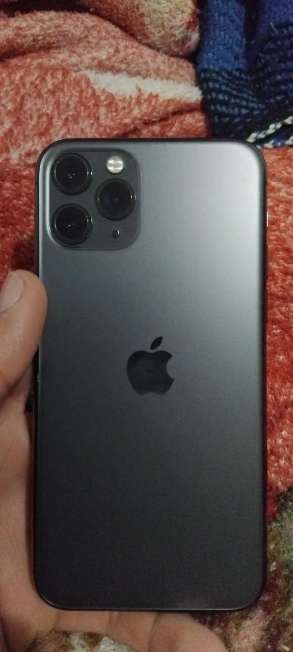 IPHONE 11 a venda ! Saúde da bateria 69%? celular funcionando normalmente ?aprelho com