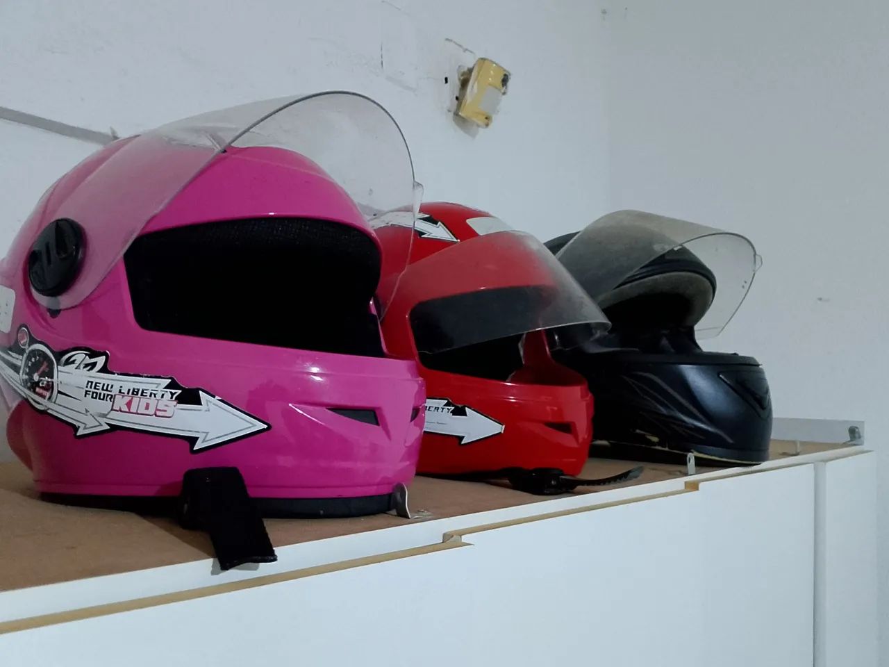 Vendo capacetes masculino e feminino infantil  - Foto 2