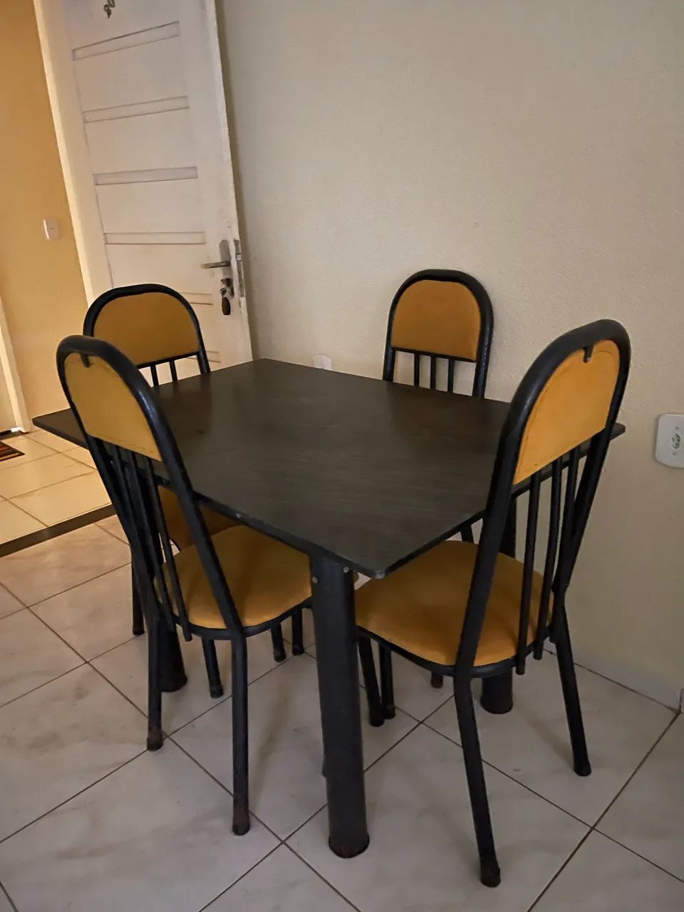 Mesa de jantar com 4 cadeiras  - Foto 4