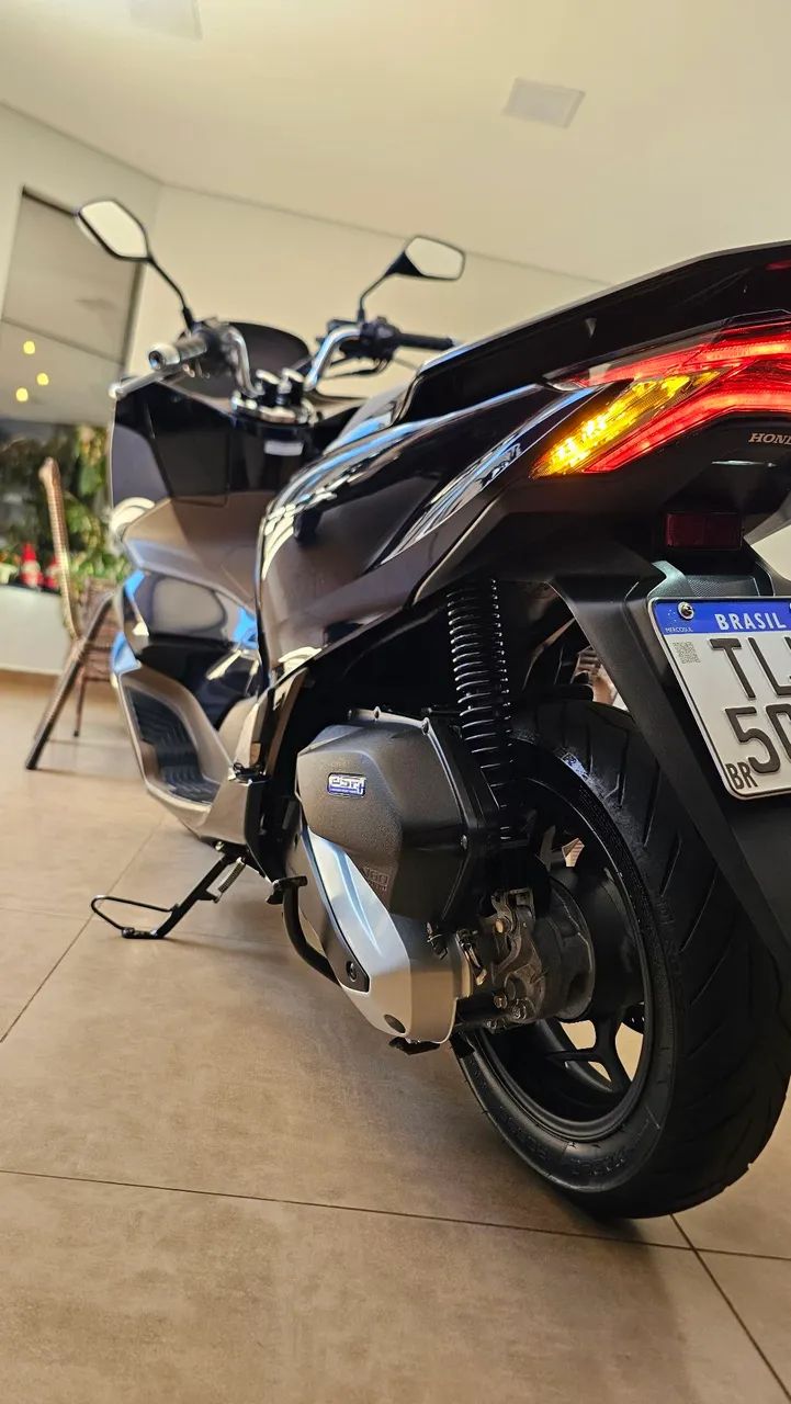 PCX DLX 2025 - Foto 4