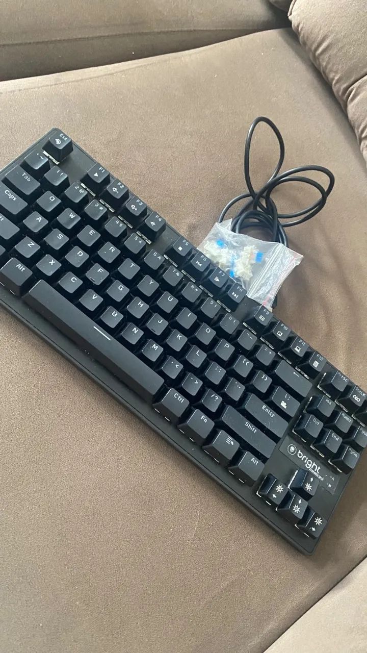 TECLADO MECÂNICO 