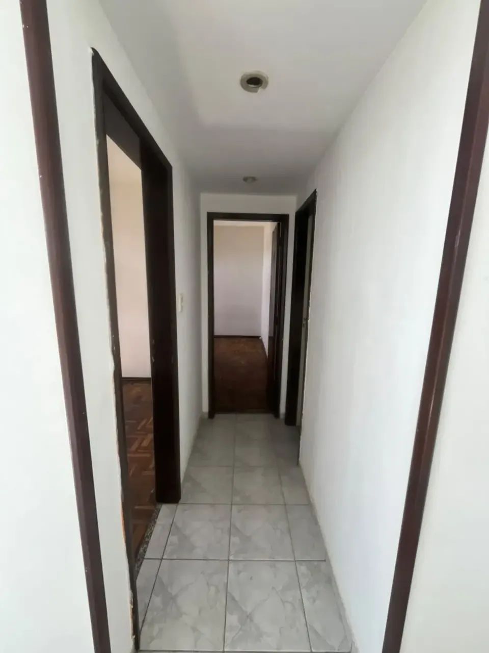 Apartamento de 2 quartos com dependência em Olaria - Foto 2