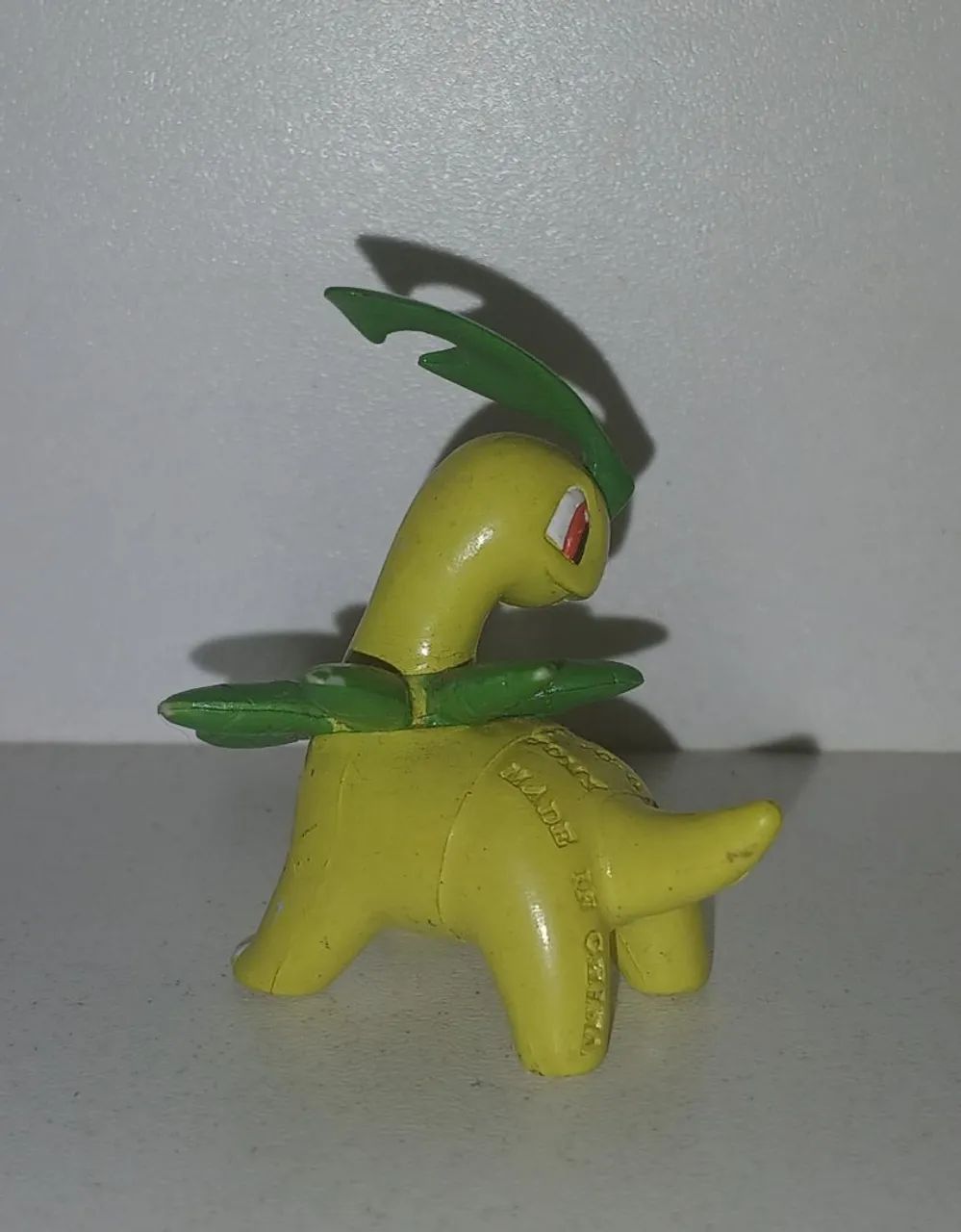 BONECO MINIATURA POKEMON TOMY BAYLEEF - Foto 2