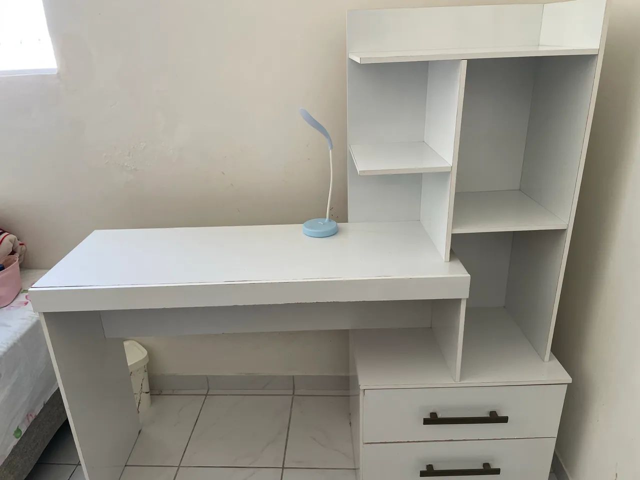 Mesa de estudos branca  - Foto 5