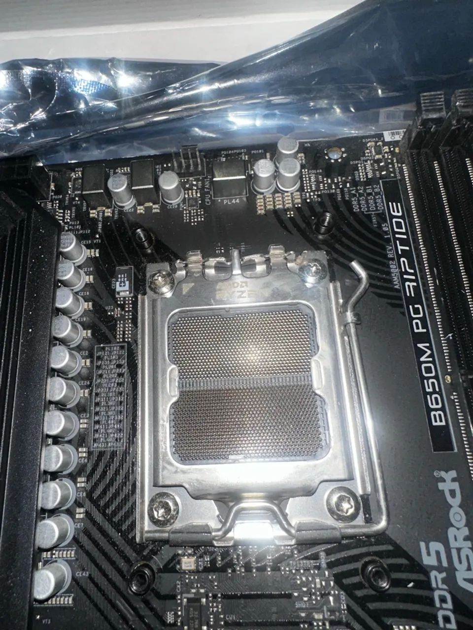 Placa mãe B650 PG Riptide AM5 - Foto 5