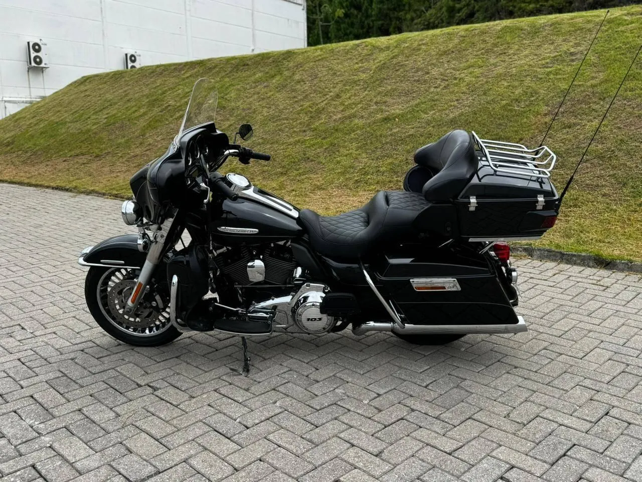 Motos Harley-Davidson FLHTCU no Brasil