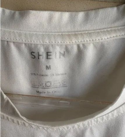blusa shein branca cereja m - Foto 2