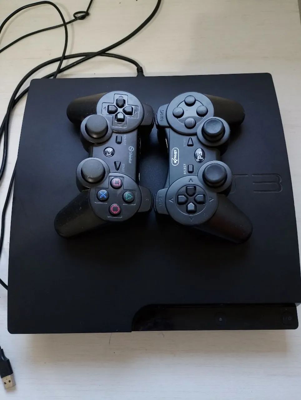 PS3 com 2 controle e jogos 