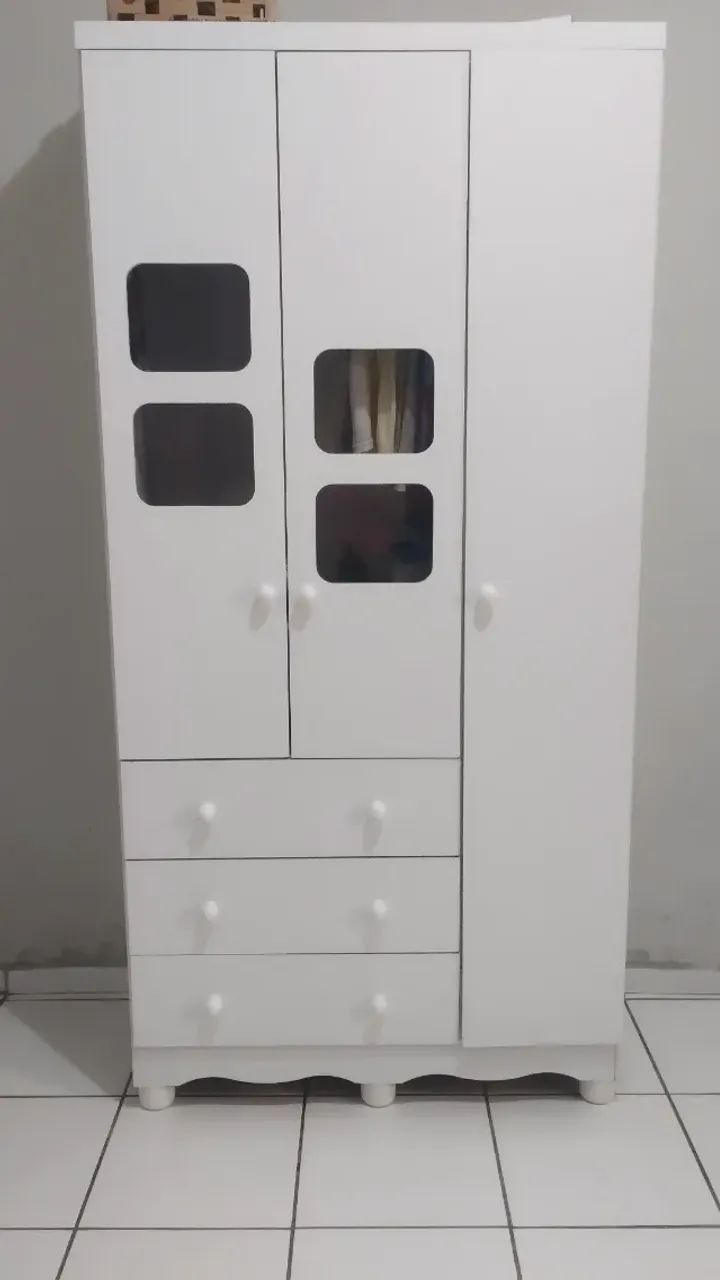 Guarda-roupa infantil 