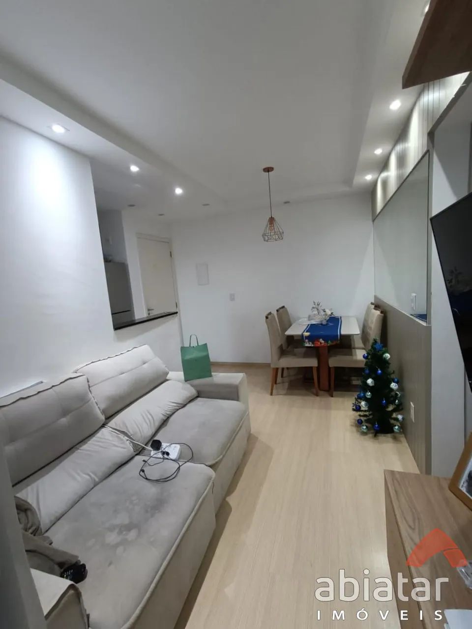 Apartamento à Venda no Jardim Record 2 Dormitórios e Sala Ampla