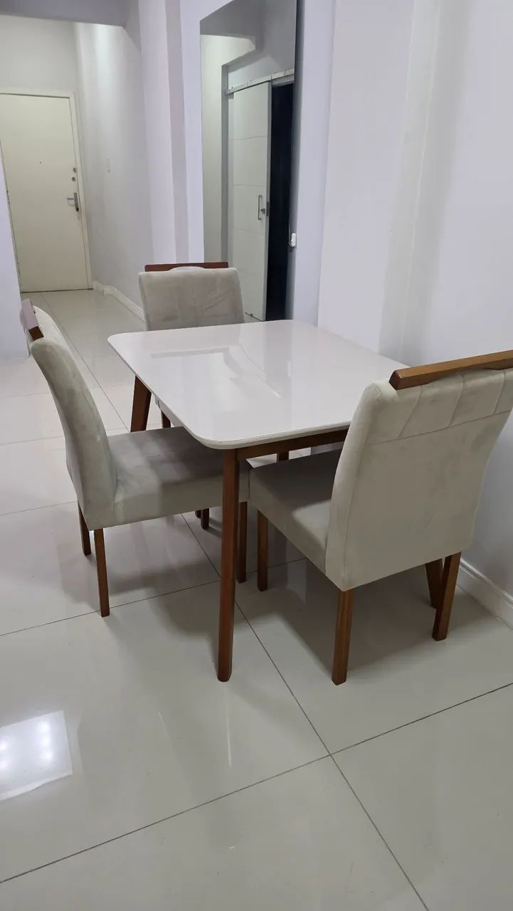 Mesa madeira maciça tampo de vidro com 4 cadeiras - Foto 3