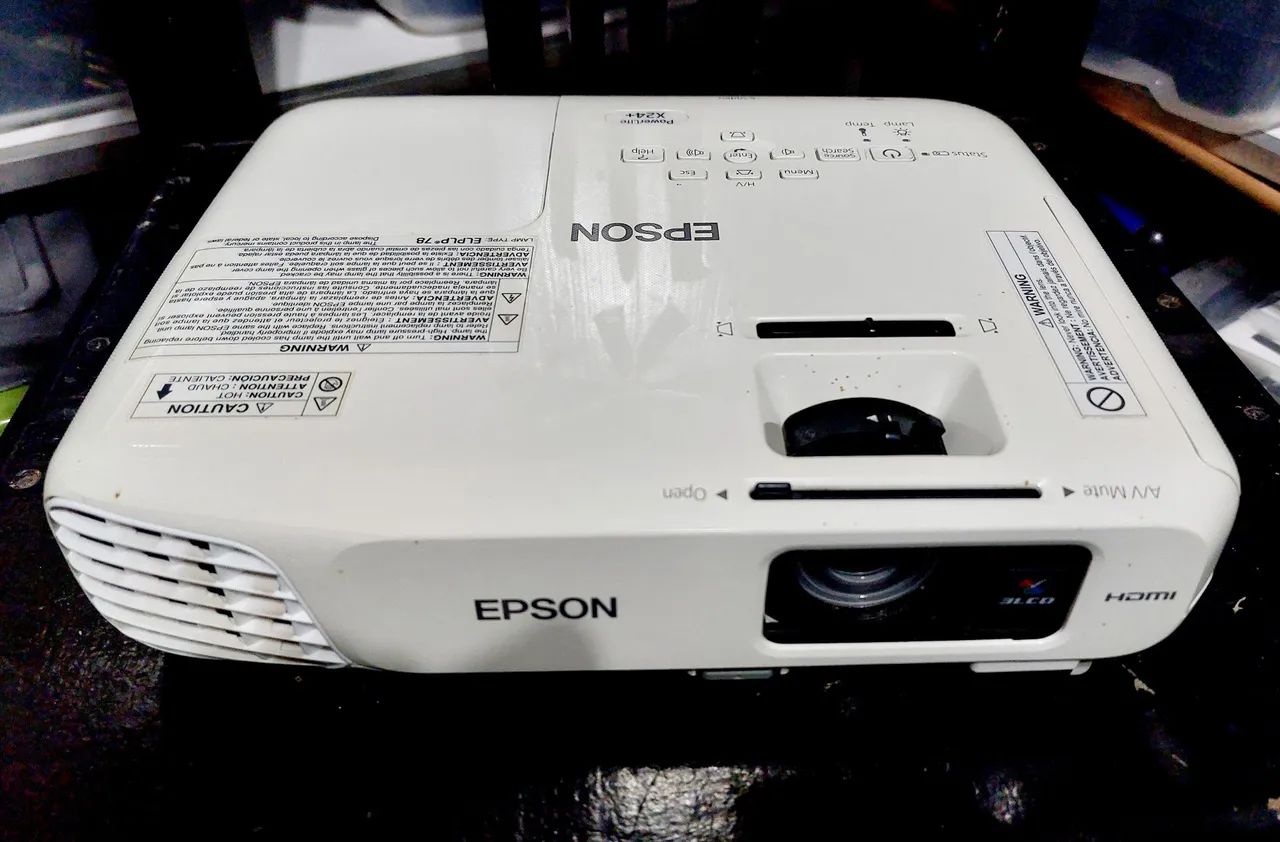 Projetor Epson LCD H553A na caixa completo 