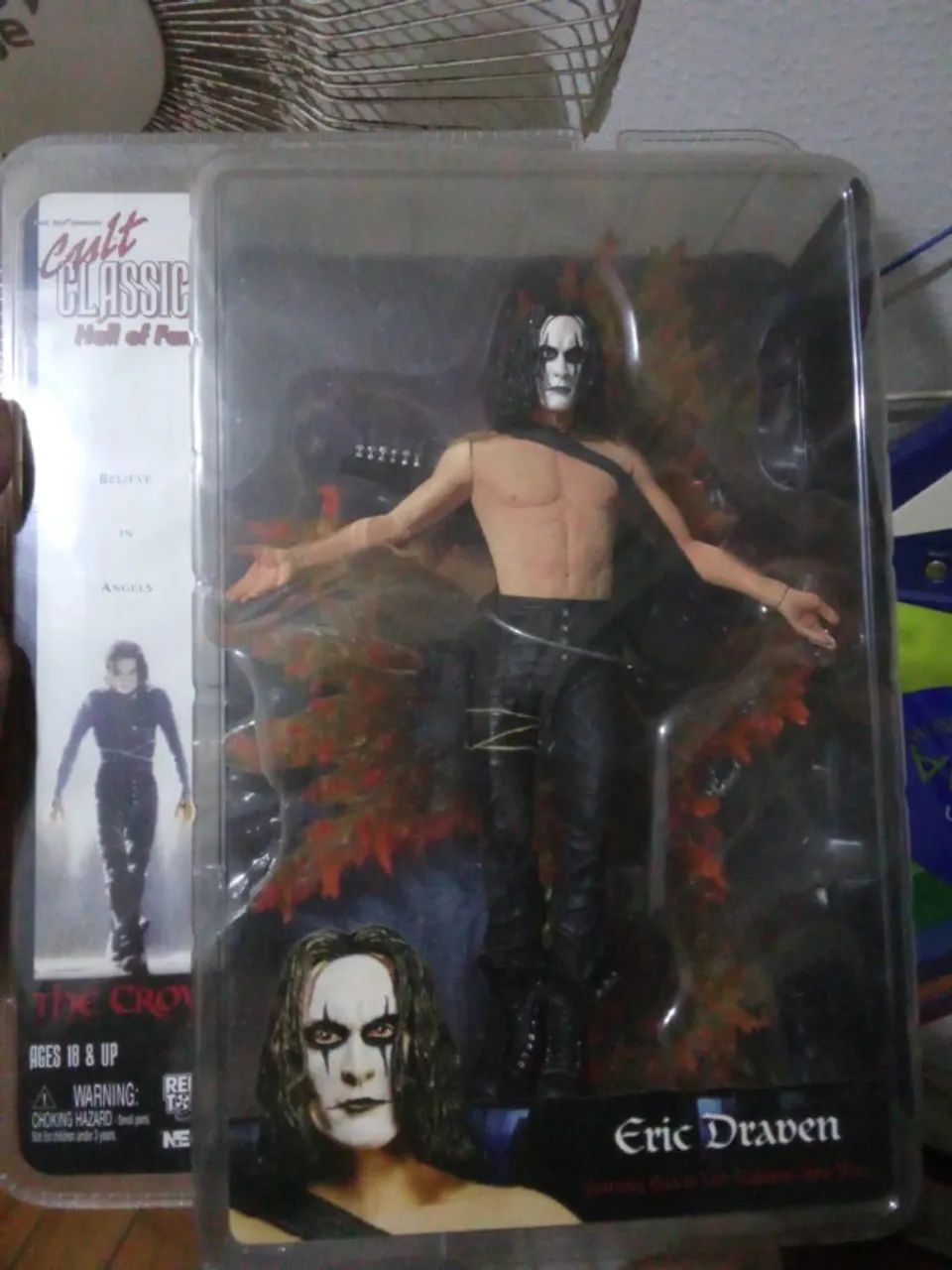 Boneco Eric Draven The Crow NECA Cult Classics Hall Of Fame Novo
