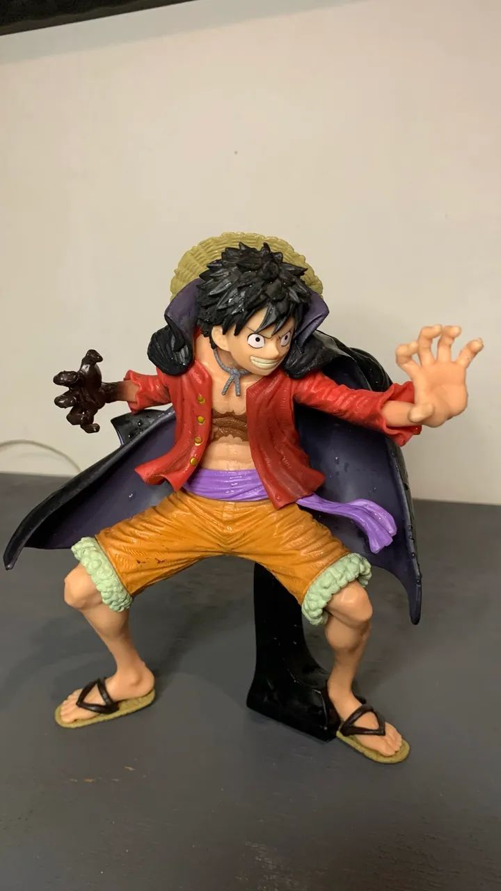 Action figure luffy 