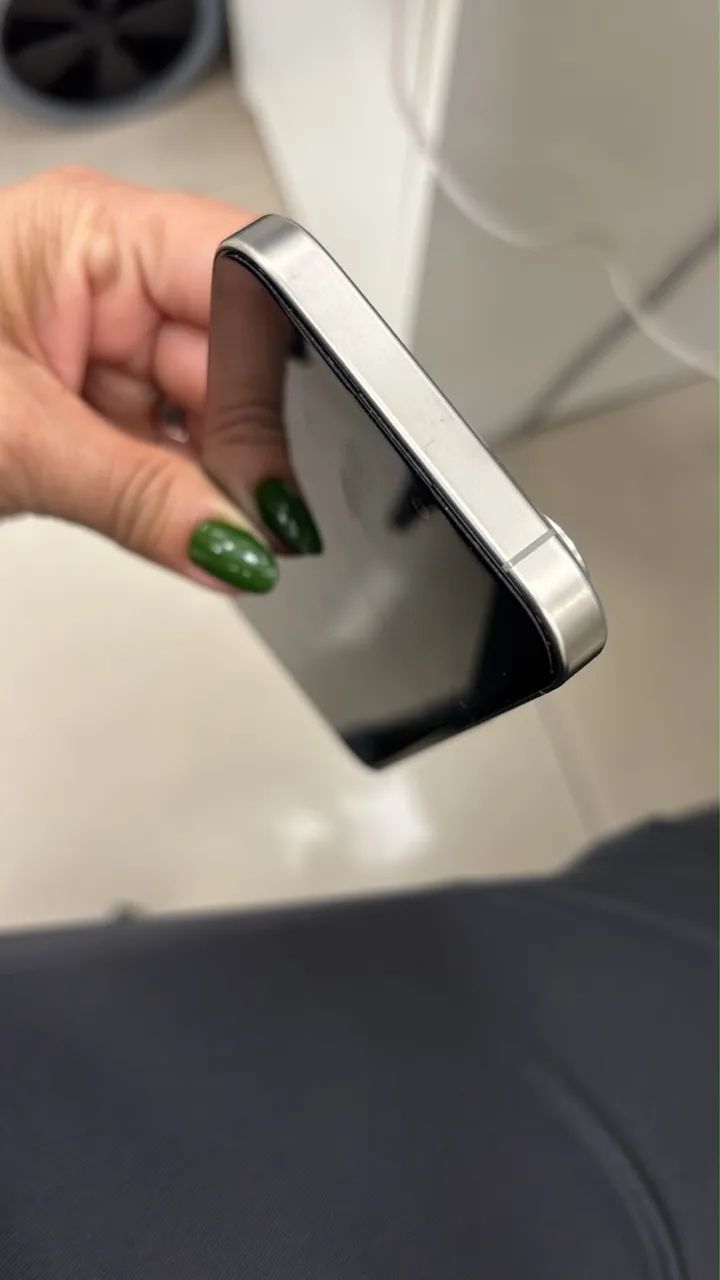 Vende iPhone 15 pro  - Foto 5