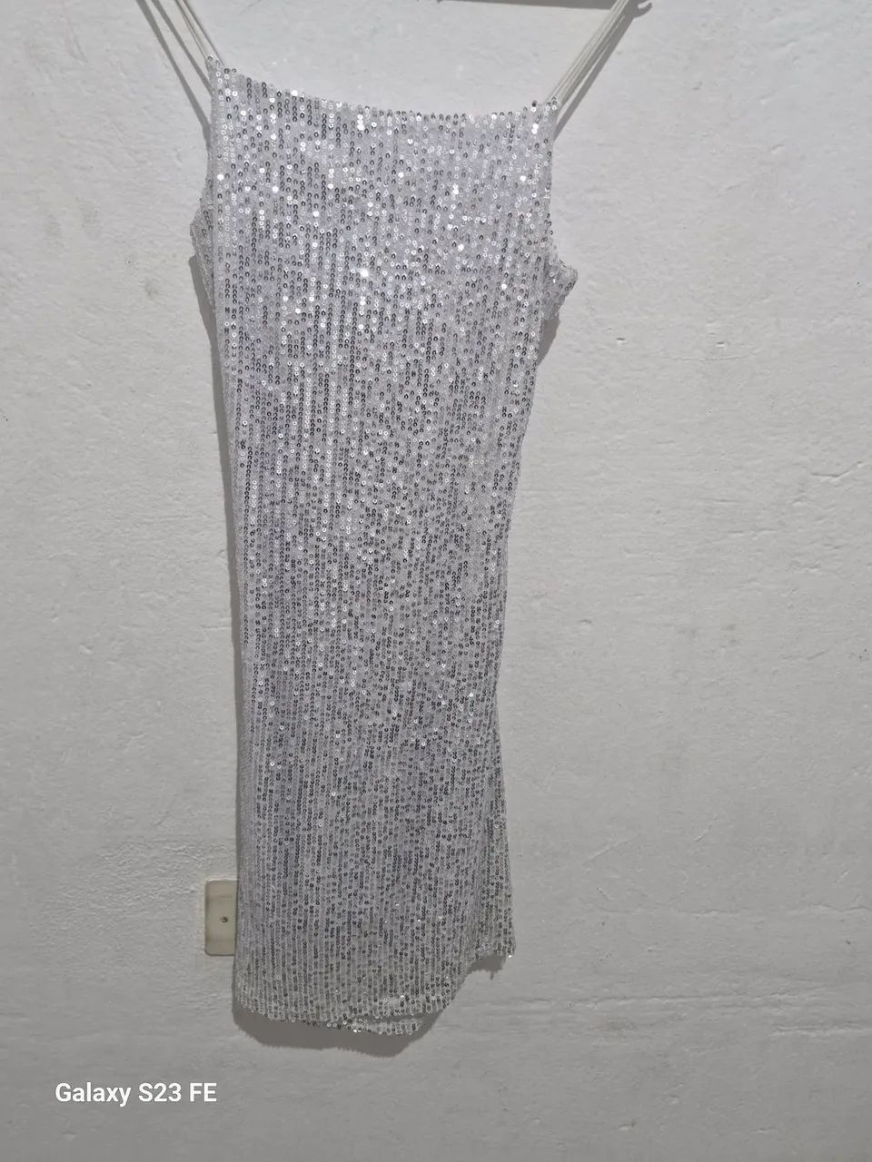 Um lindo vestido prata  - Foto 5
