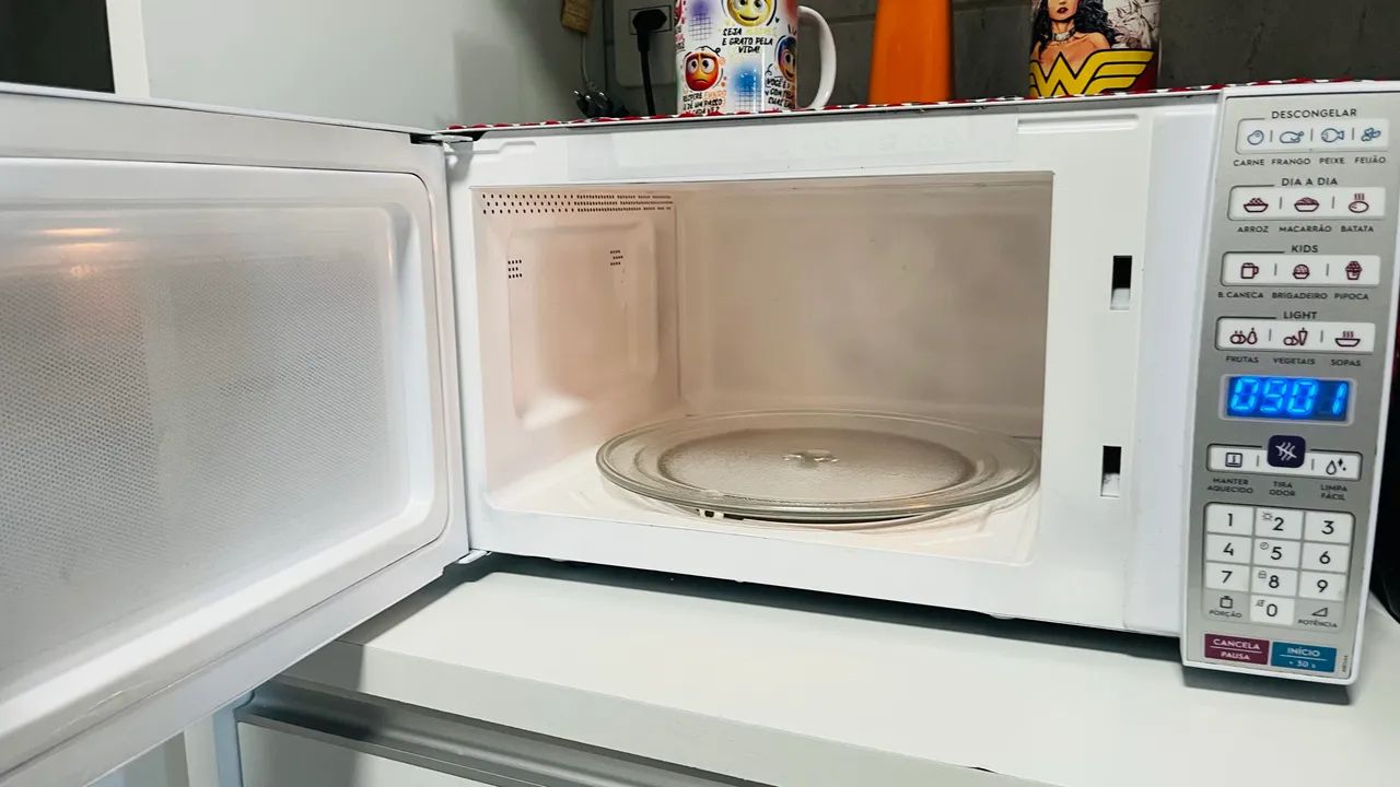 Microondas Eletrolux 34 lts  - Foto 4
