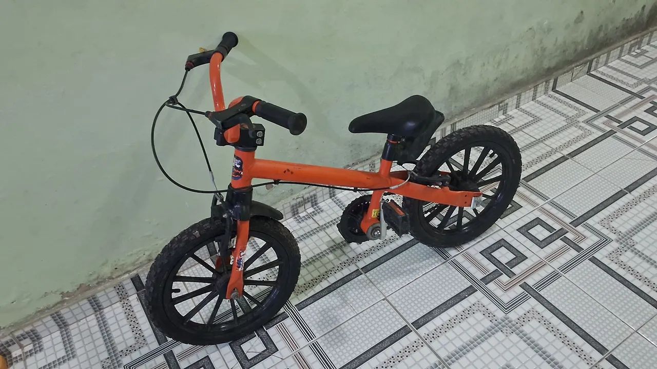 BICICLETA INFANTIL EM ÓTIMO ESTADO