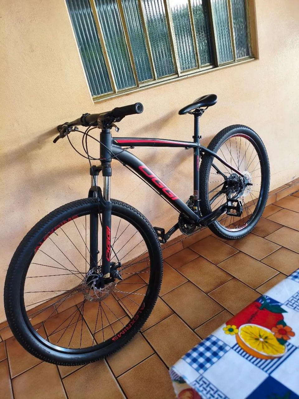 Bicicleta aro 29 tá nova pouco uso  - Foto 2