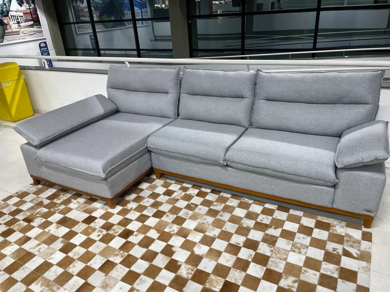Sofá com chaise 300x140 linho cinza - Foto 2