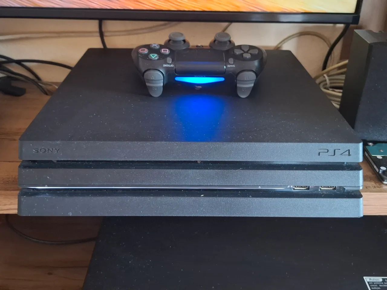 PS4 Pro 1TB - Foto 2