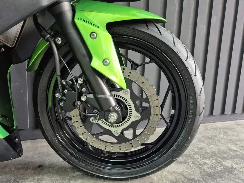 Kawasaki Ninja 300 cc  - Foto 3