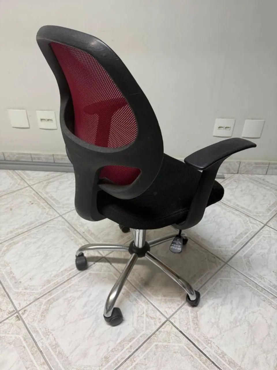 Cadeira escritorio regulável