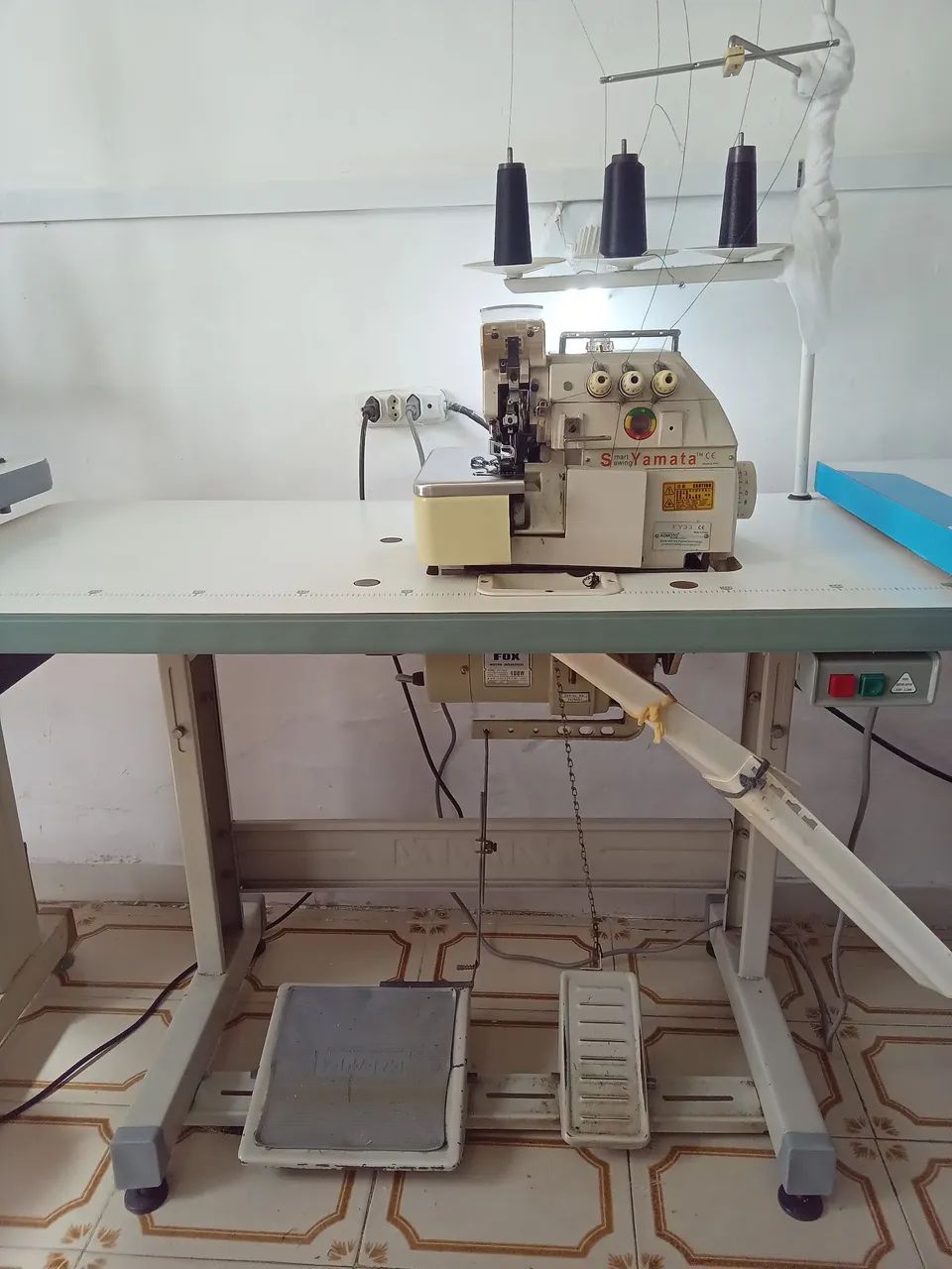 MÁQUINA OVERLOCK INDUSTRIAL  - Foto 2