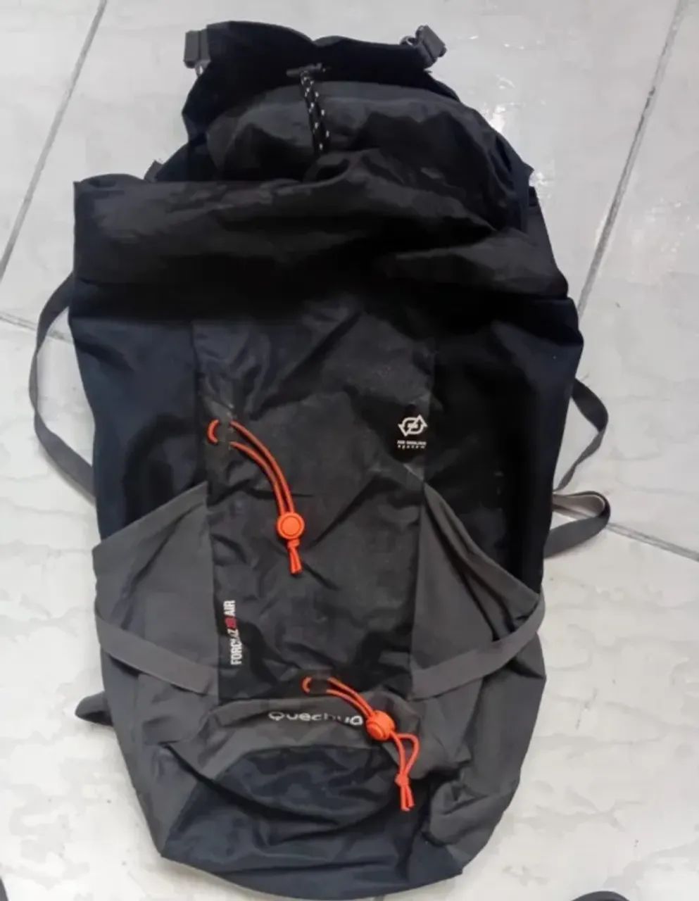 Mochila Quechua Air 20 litros - Foto 2