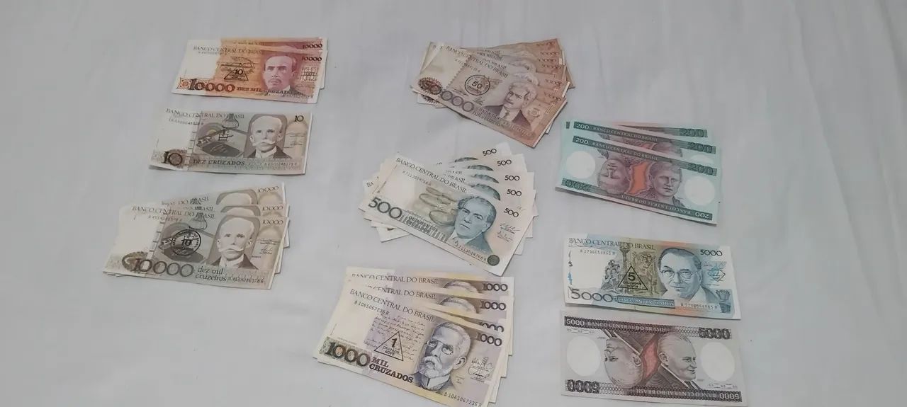 Cédulas dinheiro antigo
